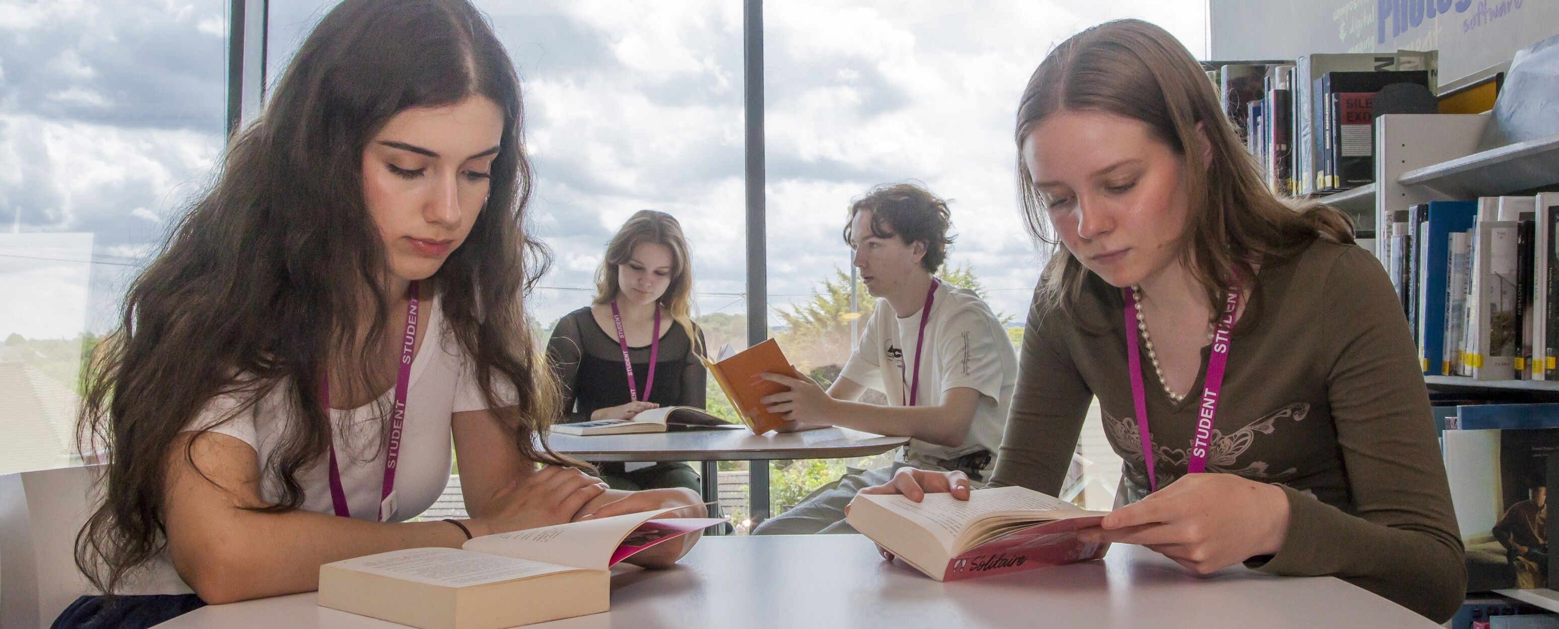 lTC_4_Students_Reading